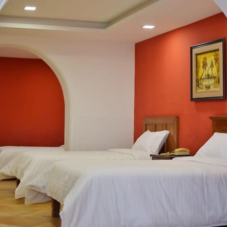 Hotel Ambassador Quito Buitenkant foto