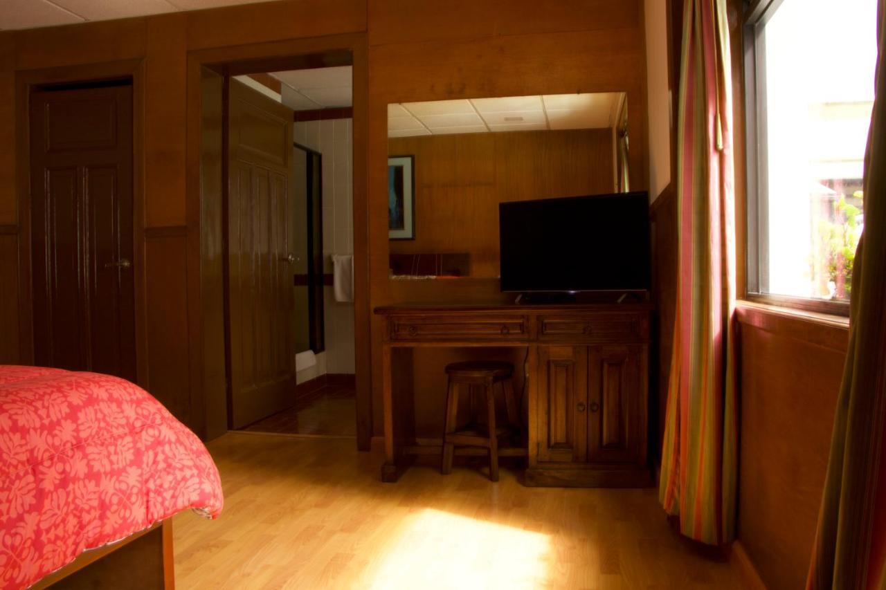 Hotel Ambassador Quito Buitenkant foto