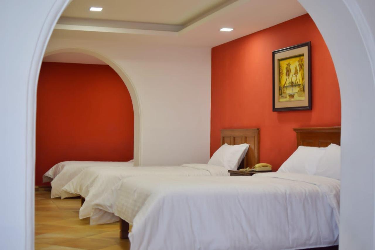 Hotel Ambassador Quito Buitenkant foto