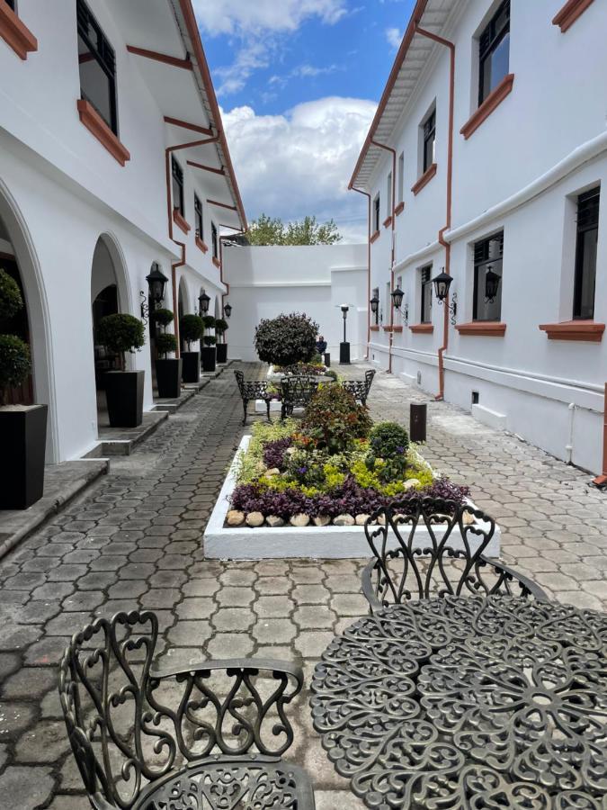 Hotel Ambassador Quito Buitenkant foto