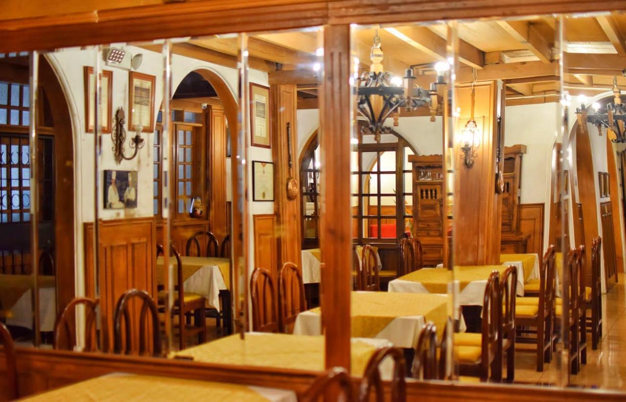 Hotel Ambassador Quito Buitenkant foto