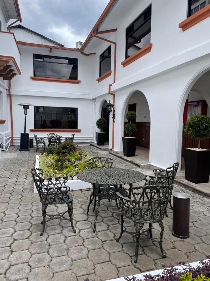 Hotel Ambassador Quito Buitenkant foto