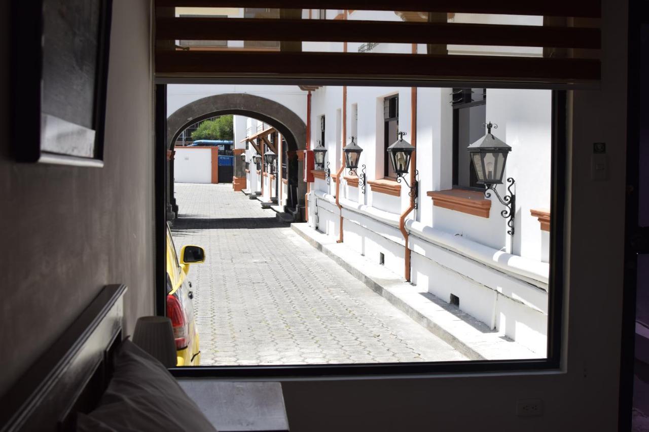 Hotel Ambassador Quito Buitenkant foto